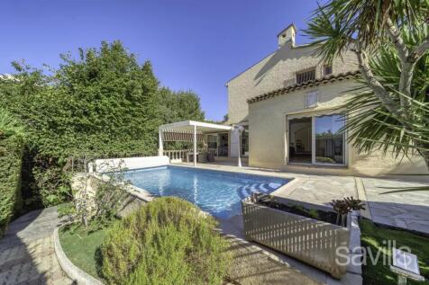 Villa with pool for sale in Antibes