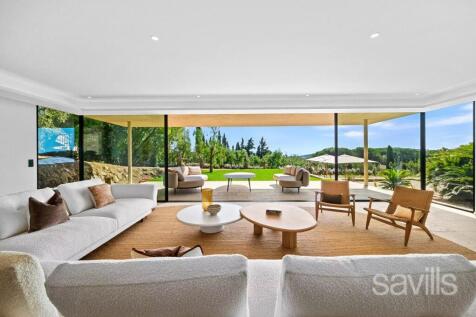 Architect-designed house French Riviera