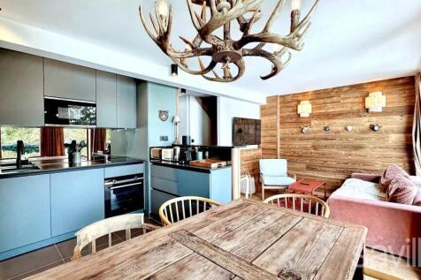 Lounge kitchen apartment Courchevel Moriond