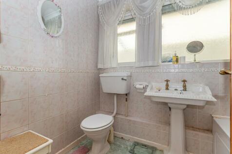 Bathroom-1 2024-08-22 11_44_35.jpg