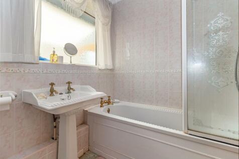 Bathroom-2 2024-08-22 11_44_36.jpg