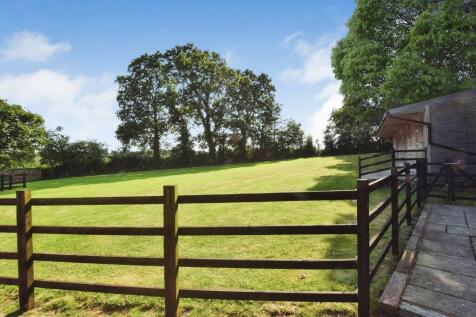 Paddock/stables