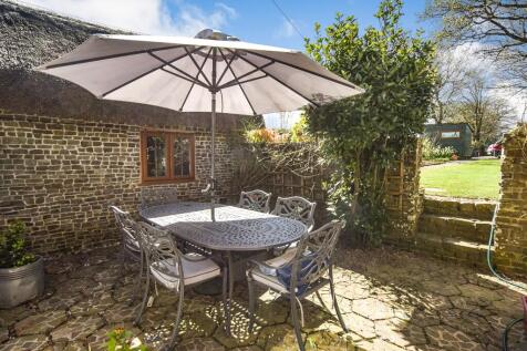 Alfresco dining