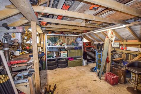 Garage/workshop