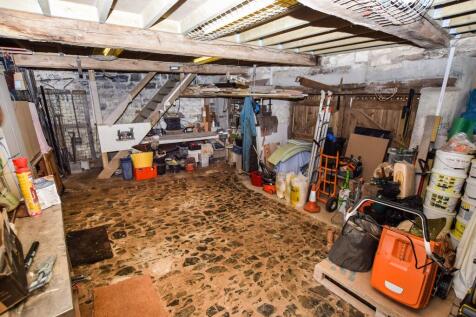 Garage/workshop