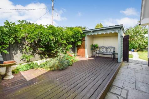 Side decked area