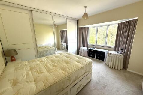high street bed.jpeg