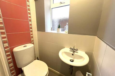 THORN CLOSE WC.jpeg