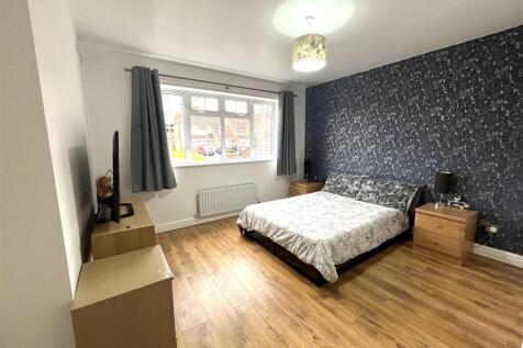 THORN CLOSE BED.jpeg