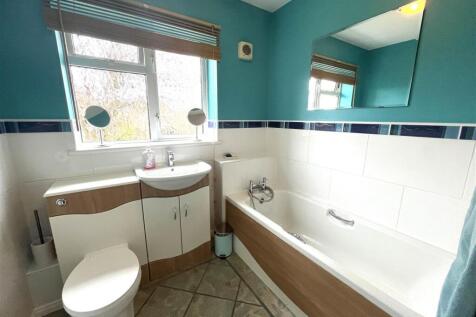 THORN CLOSE BATH.jpeg
