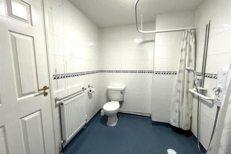8 the laurels bath.jpeg