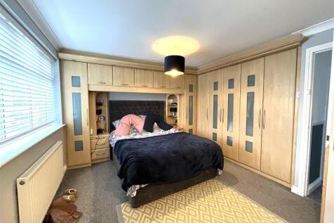 16 WATT BED ROOM.jpeg
