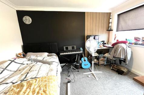 16 WATT BED 2 BED.jpeg