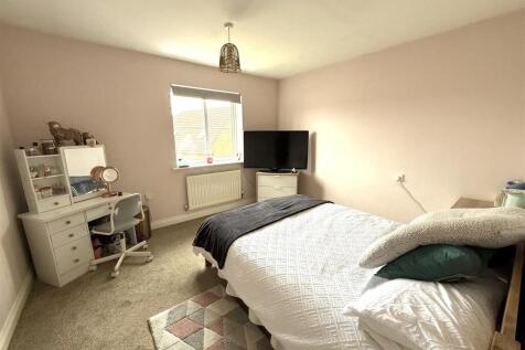 160 bedroom 22.jpeg
