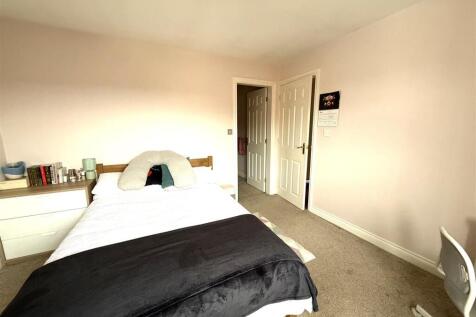 160 bedroom 2.jpeg