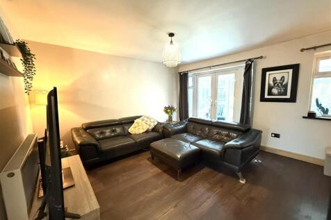 11 rectory lane lounge 2.jpeg