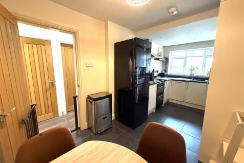 11 rectory lane dining room.jpeg