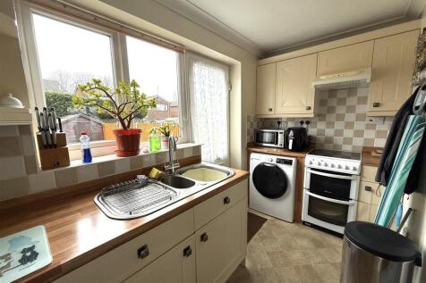 28 watson close kit 2.jpeg