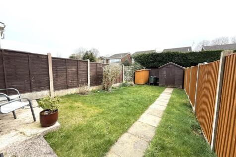 28 watson close rear 2.jpeg