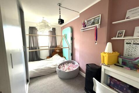 37 campbell bed 2.jpeg