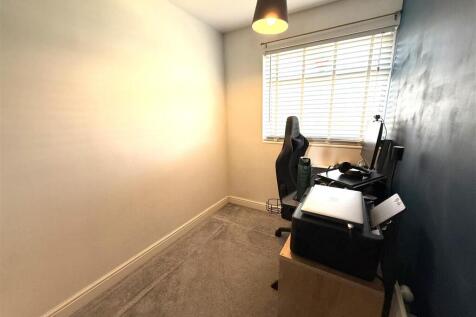 37 campbell close bed 3.jpeg