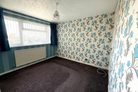 37 speechly bedroom one.jpeg