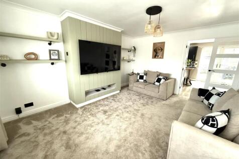 16 sheringham lounge 2.jpeg