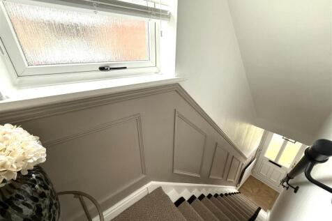 16 sheringham stairs.jpeg