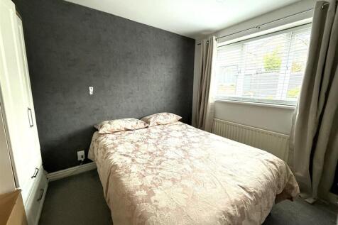 16 sheringham bed.jpeg