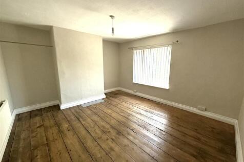 85 armitage bed.jpeg