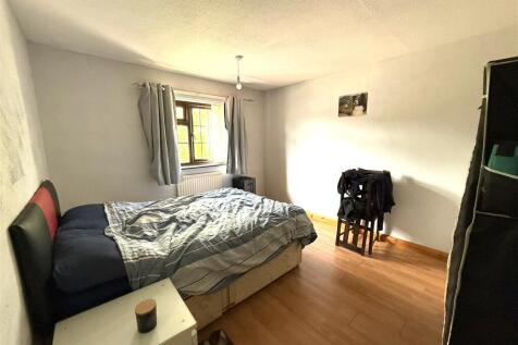 21 WMC BED 1.jpeg