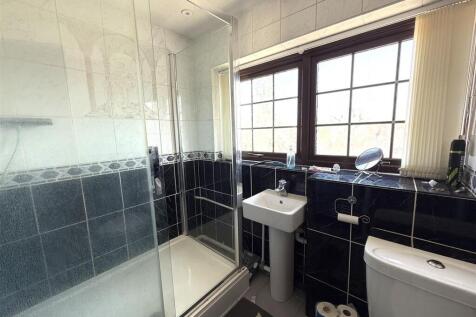 21 WMC BATH.jpeg