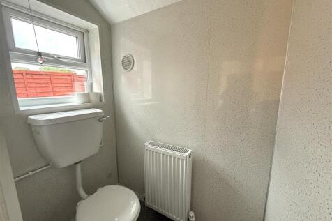 4 wharf wc.jpeg