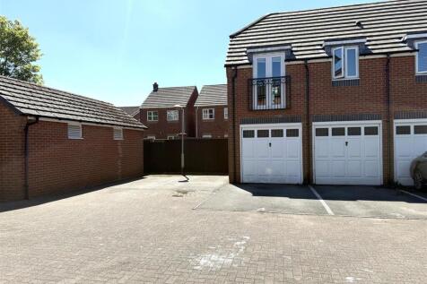4 HOWELL MEWS GARAGE.jpeg