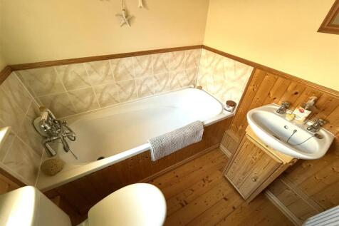 54 lion st bath.jpeg