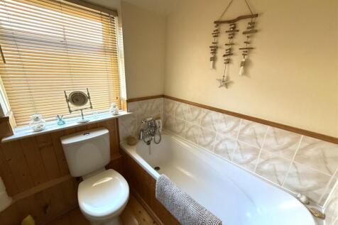 54 lion st bath 2.jpeg