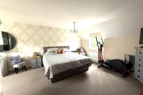 113 ARM BED 6.jpeg