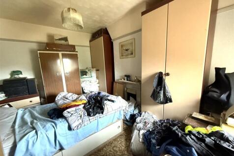 51 haglay bed 2.jpeg