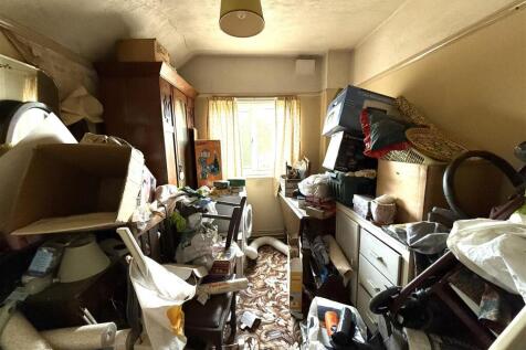 51 haglay bed.jpeg