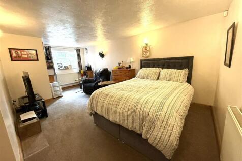 5 main road den 2.jpeg