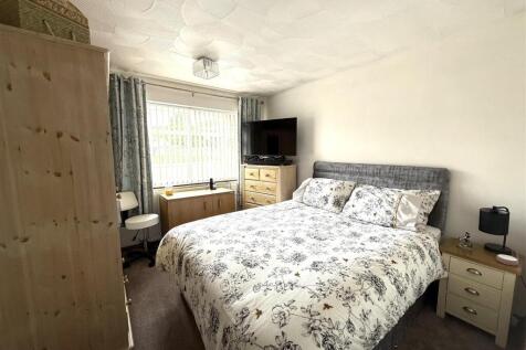 5 main road bed.jpeg