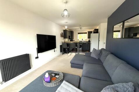 30 langley way lounge 4.jpeg