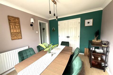 1 THORN CLOSE DINING.jpeg