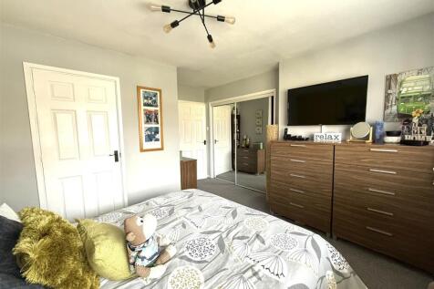 1 THORN CLOSE BED 2.jpeg