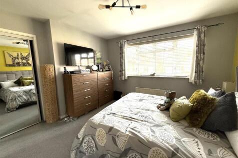 1 THORN CLOSE BED 4.jpeg