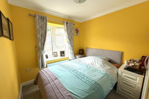141 lower lodge bed.jpeg