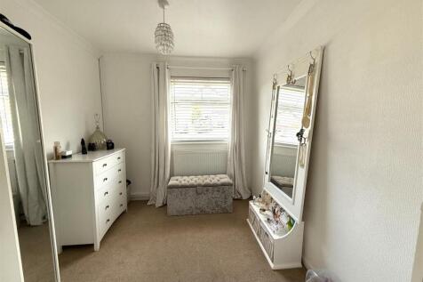 13 hillway bed 6.jpeg