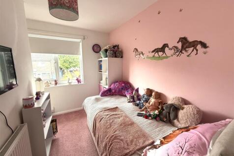 11 john close bed.jpeg