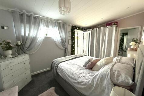 109 ll bed 1.jpeg