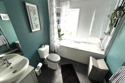 109 ll bath s.jpeg